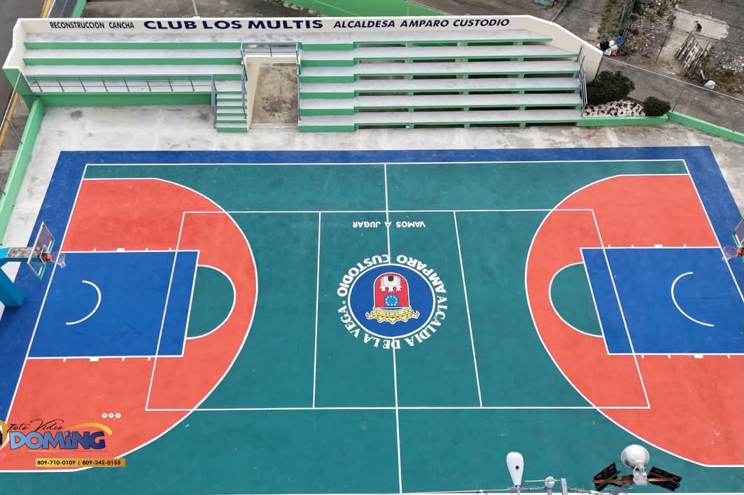 Remozamiento cancha del sector Los Multis.